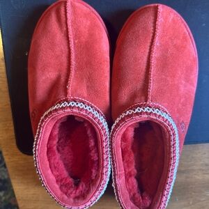 New UGG Tasman II Ugg Plush Red Slippers Slippers Size 7 Never worn - No box